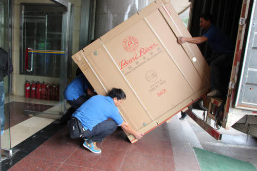覃塘钢琴贵重工艺品无忧运